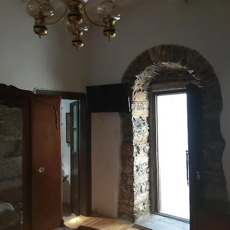 Дом отдыха Traditional Stone House *